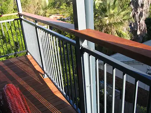 Modern Railing Alumax